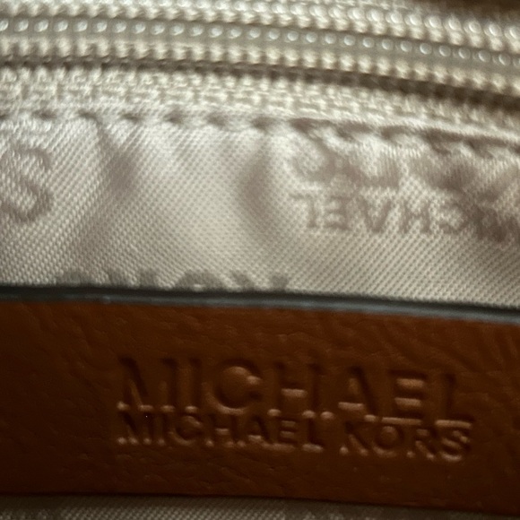 Authentic Michael Kors Florence Crossbody Purse. Never Used. - Picture 12 of 16